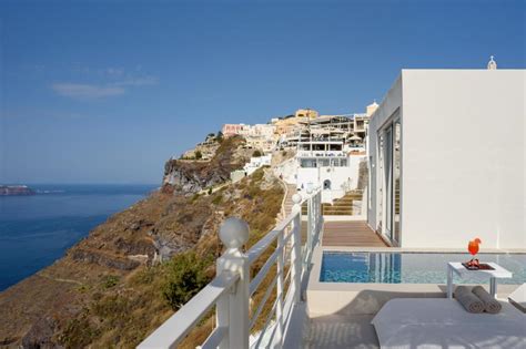 Luxury Stay in Fira Santorini .